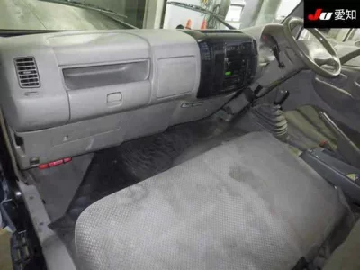 Toyota DYNA  с аукциона в Японии