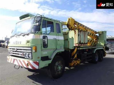 Isuzu TRUCK