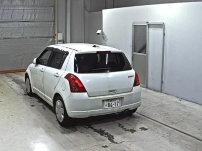 Suzuki SWIFT  с аукциона в Японии