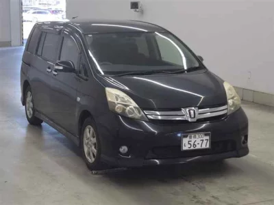 Toyota ISIS  с аукциона в Японии