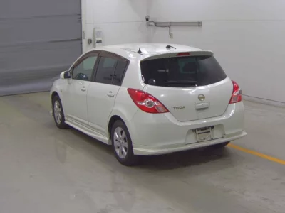 Nissan TIIDA  с аукциона в Японии