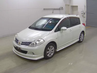 Nissan TIIDA  с аукциона в Японии
