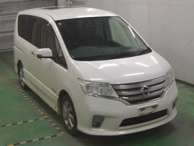 Nissan SERENA  с аукциона в Японии