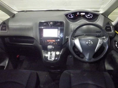 Nissan SERENA  с аукциона в Японии