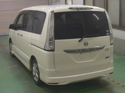 Nissan SERENA  с аукциона в Японии