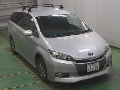 Toyota WISH  с аукциона в Японии