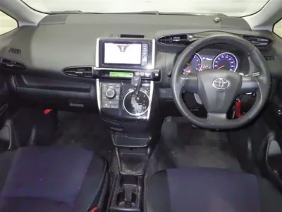 Toyota WISH  с аукциона в Японии