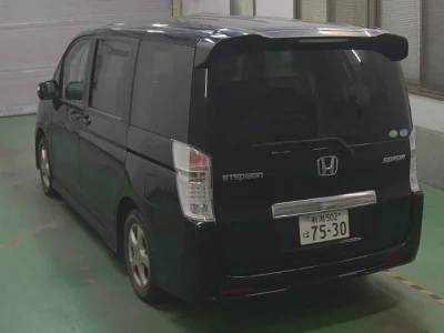 Honda STEP WAGON  с аукциона в Японии