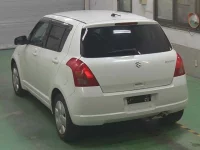 Suzuki SWIFT лот № 82 оценка R  с аукциона в Японии 1