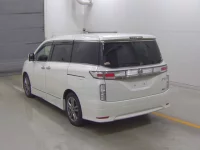 Nissan ELGRAND лот № 20 оценка 3.5  с аукциона в Японии 1