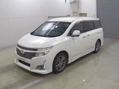 Nissan ELGRAND  с аукциона в Японии
