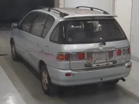 Toyota IPSUM лот № 5017 оценка 3  с аукциона в Японии 1