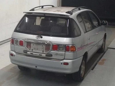 Toyota IPSUM  с аукциона в Японии