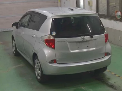 Toyota RACTIS  с аукциона в Японии