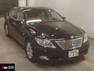 Lexus LS  с аукциона в Японии