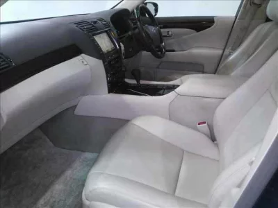 Lexus LS  с аукциона в Японии