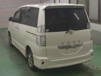 Toyota VOXY лот № 137 оценка 3.5  с аукциона в Японии 1