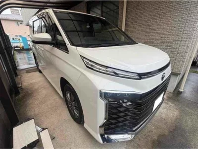 Toyota VOXY  с аукциона в Японии