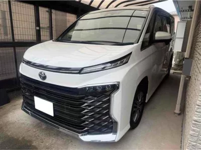 Toyota VOXY  с аукциона в Японии