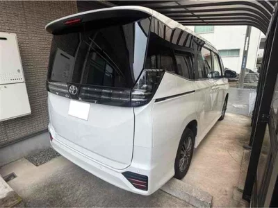 Toyota VOXY  с аукциона в Японии