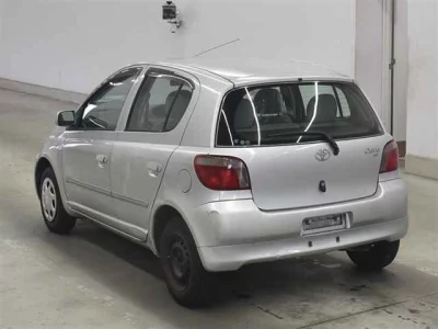 Toyota VITZ  с аукциона в Японии