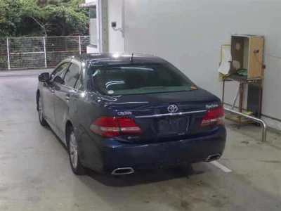 Toyota CROWN  с аукциона в Японии