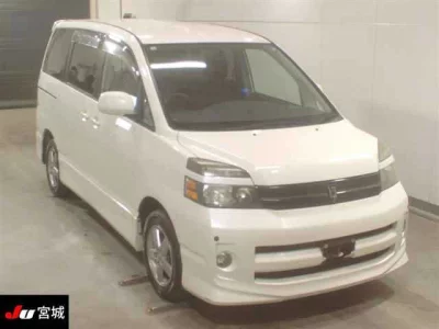 Toyota VOXY  с аукциона в Японии