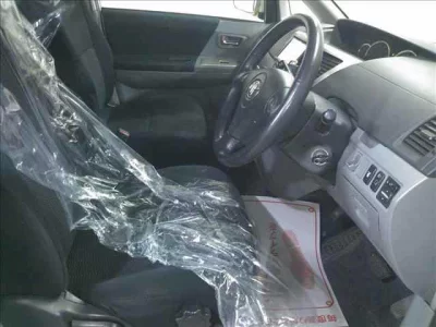 Toyota VOXY  с аукциона в Японии