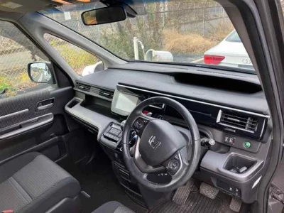 Honda STEP WAGON  с аукциона в Японии