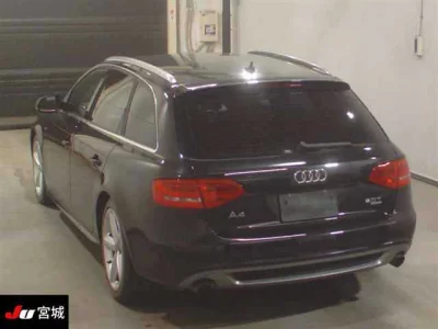 Audi A4  с аукциона в Японии
