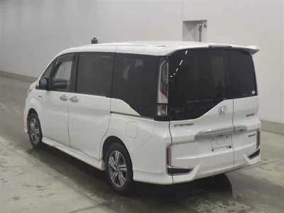 Honda STEP WAGON  с аукциона в Японии