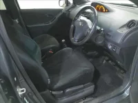 Toyota VITZ лот № 4230 оценка R  с аукциона в Японии 3