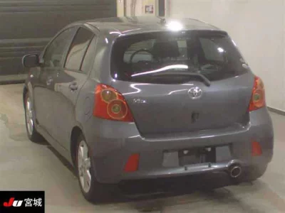 Toyota VITZ  с аукциона в Японии