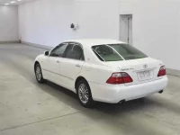 Toyota CROWN лот № 50010 оценка R  с аукциона в Японии 1