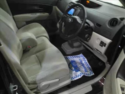 Toyota PASSO SETTE  с аукциона в Японии