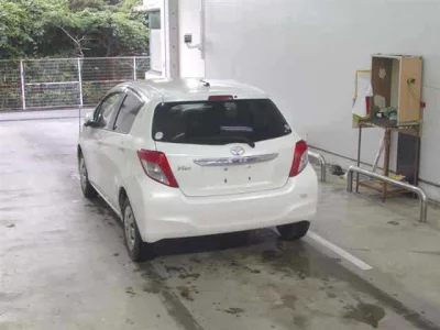 Toyota VITZ  с аукциона в Японии
