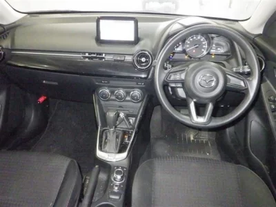 Mazda DEMIO  с аукциона в Японии