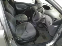 Toyota VITZ лот № 4324 оценка 3.5  с аукциона в Японии 3