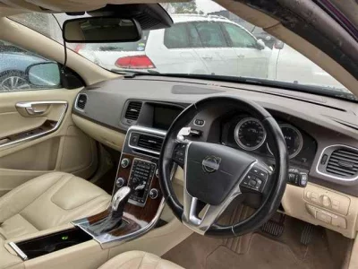 Volvo V60  с аукциона в Японии