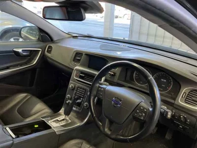 Volvo V60  с аукциона в Японии