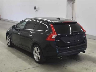 Volvo V60  с аукциона в Японии