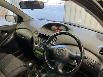 Toyota VITZ  с аукциона в Японии