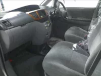 Toyota NOAH лот № 4377 оценка 3.5  с аукциона в Японии 2