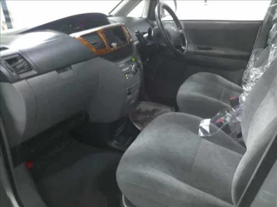 Toyota NOAH  с аукциона в Японии