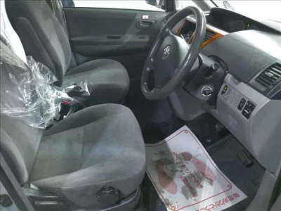 Toyota NOAH  с аукциона в Японии