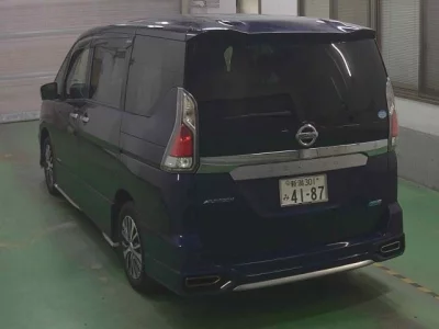 Nissan SERENA  с аукциона в Японии