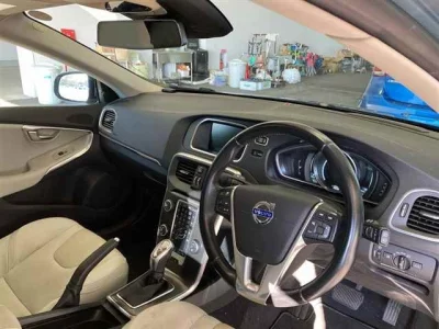 Volvo V40  с аукциона в Японии