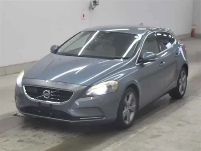 Volvo V40  с аукциона в Японии