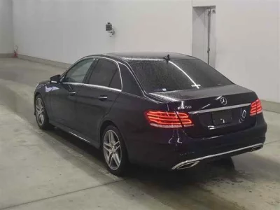 Mercedes-Benz E CLASS  с аукциона в Японии