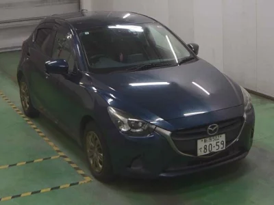 Mazda DEMIO  с аукциона в Японии